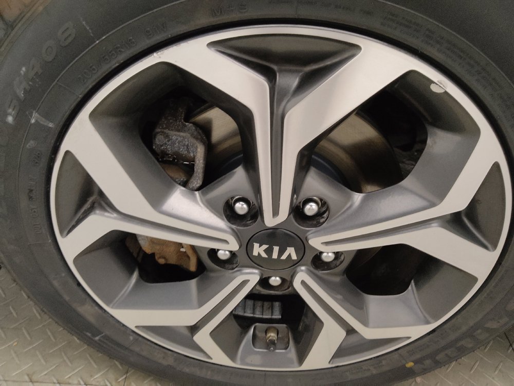 Used 2020 Kia Forte LXS FWD image 31