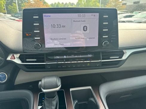 Used 2023 Toyota Sienna XLE FWD image 13