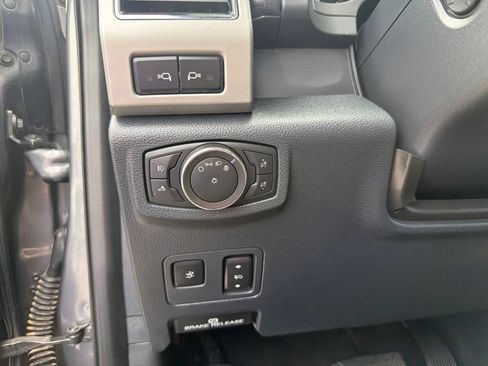 Used 2022 Ford F250 Lariat w/ Black Appearance Package AWD/4WD image 13