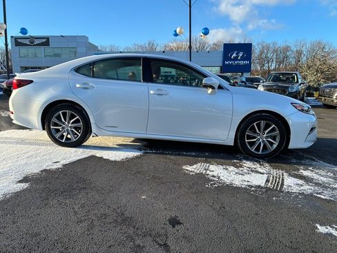 Used 2018 Lexus ES 300h image 8