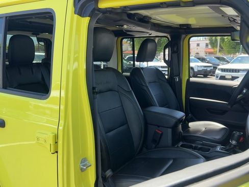 Used 2023 Jeep Wrangler Unlimited Sahara w/ Cold Weather Group AWD/4WD image 15