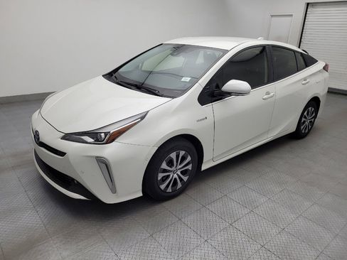 Used 2020 Toyota Prius LE AWD/4WD image 2