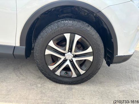 Used 2016 Toyota RAV4 LE FWD image 32