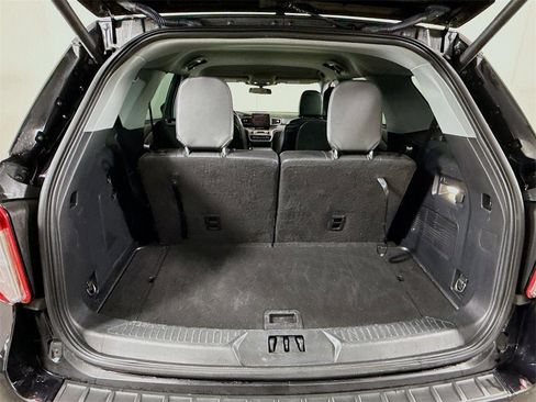 Used 2023 Ford Explorer XLT w/ Equipment Group 202A image 18