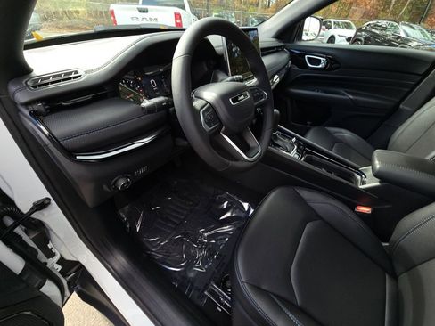New 2026 Jeep Compass Limited image 17