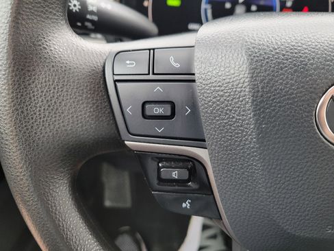 Used 2025 Toyota Camry LE image 16