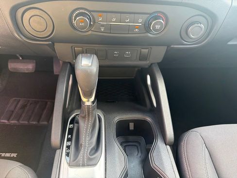 Used 2022 Nissan Frontier SV RWD image 25
