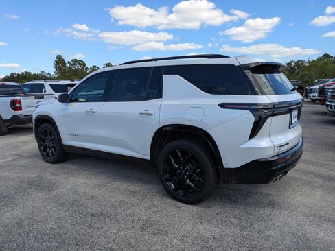 Used 2024 Chevrolet Traverse RS image 6