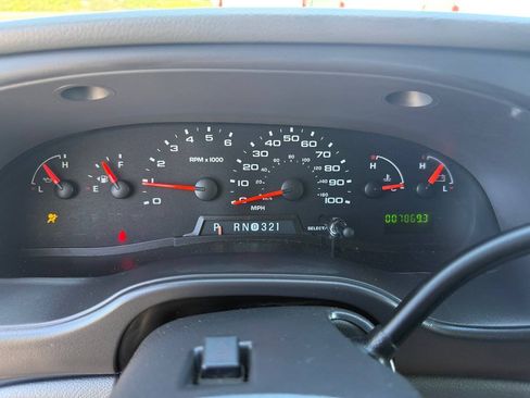 Used 2005 Ford E-350 and Econoline 350 Super Duty RWD image 41