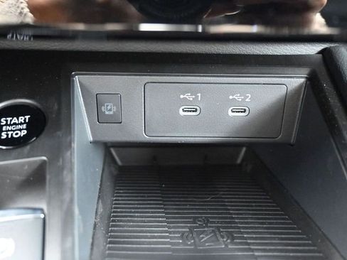 Used 2025 Nissan Kicks SR FWD image 26