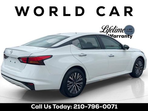 Used 2025 Nissan Altima 2.5 SV FWD image 7
