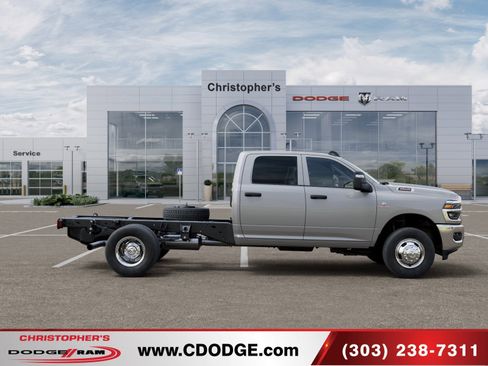 New 2026 RAM 3500 Tradesman AWD/4WD image 21