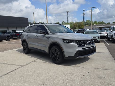 Certified 2022 Kia Sorento S AWD/4WD image 2