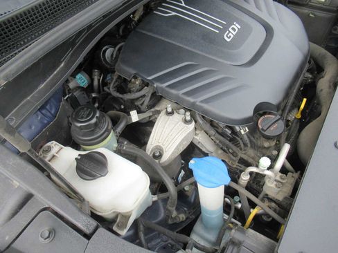 Used 2018 Kia Sedona LX w/ LX Essentials Premium Package image 11