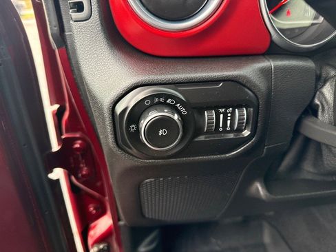 Used 2021 Jeep Wrangler Unlimited Rubicon AWD/4WD image 18