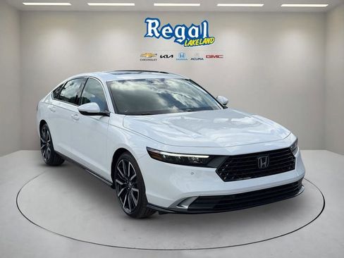 Used 2025 Honda Accord Touring image 1
