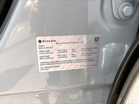Used 2025 Rivian R1S Adventure AWD/4WD image 35