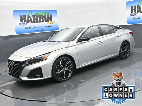 Used 2025 Nissan Altima 2.5 SR image 1