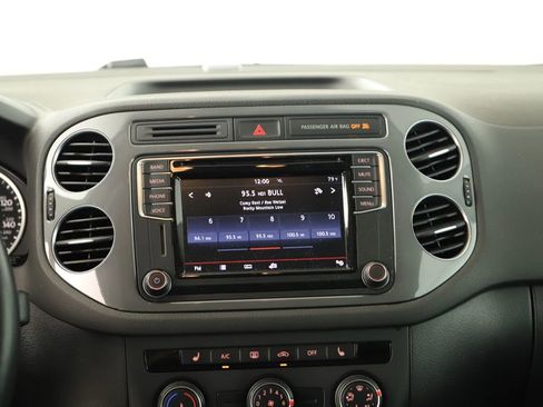 Used 2017 Volkswagen Tiguan Wolfsburg Edition FWD image 19