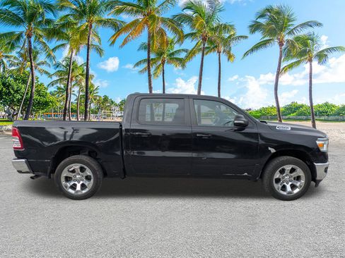 Used 2022 RAM 1500 Big Horn AWD/4WD image 3