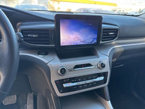 Used 2024 Ford Explorer XLT w/ Equipment Group 202A image 11