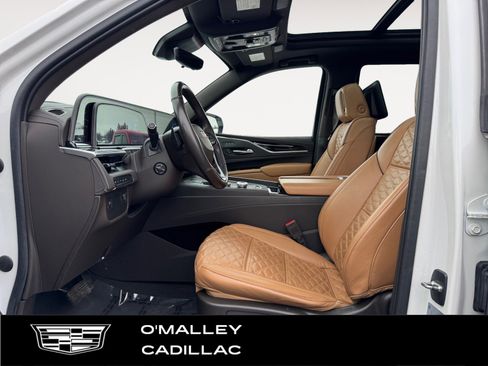 Used 2021 Cadillac Escalade Premium Luxury w/ LPO, Radiant Package image 10