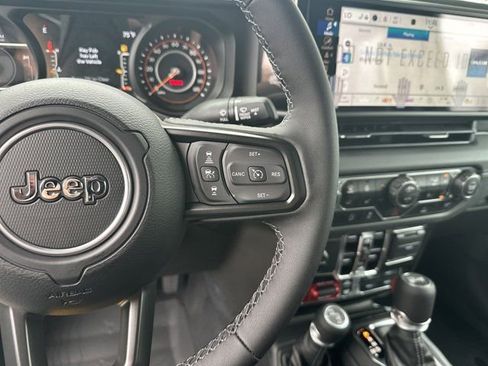 New 2025 Jeep Wrangler Rubicon w/ XTREMEE 35" Tire Package image 23