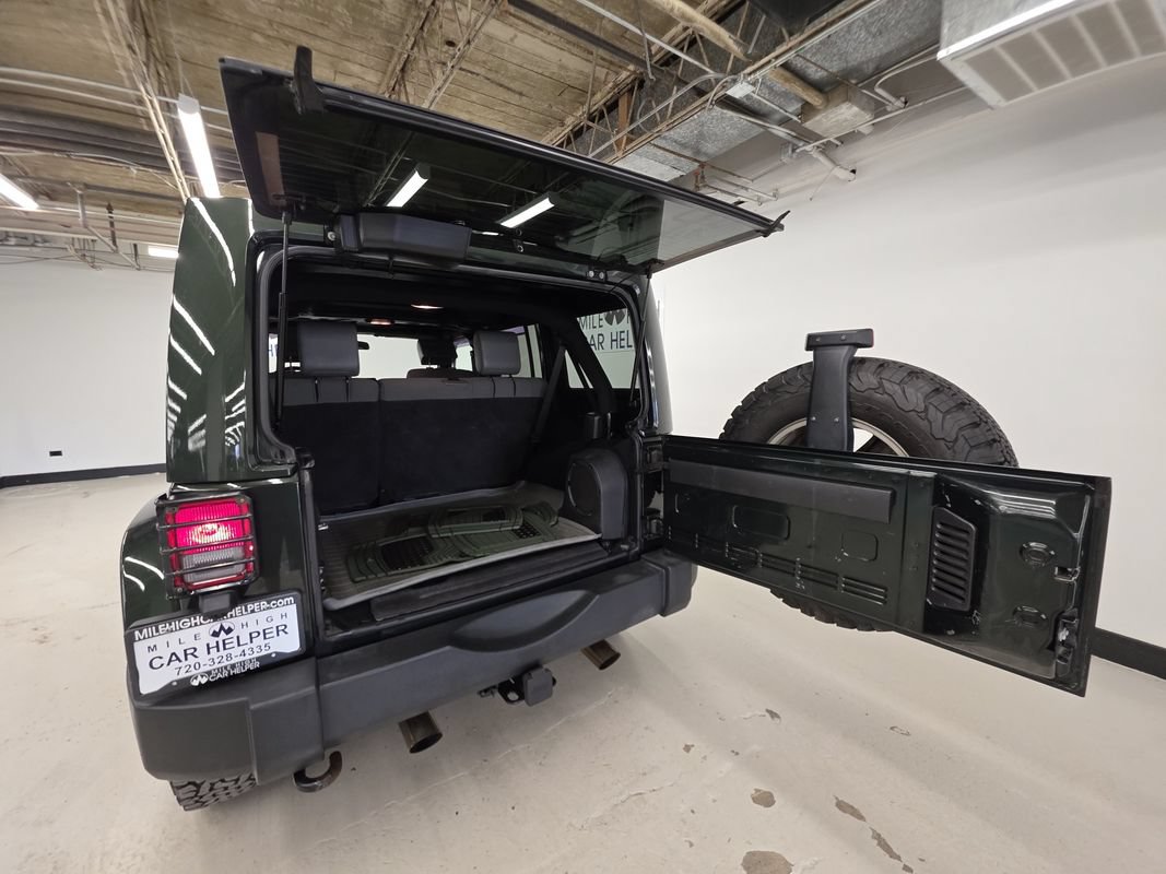 Used 2010 Jeep Wrangler Unlimited Rubicon w/ Dual Top Group AWD/4WD image 26