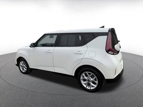 Used 2025 Kia Soul LX w/ LX Technology Package image 10