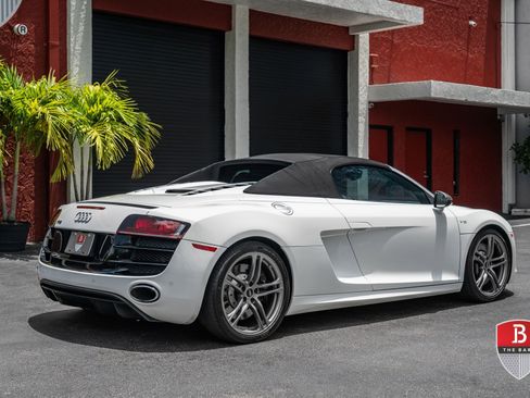 Used 2011 Audi R8 V10 AWD/4WD image 19