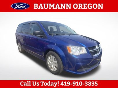 Used 2018 Dodge Grand Caravan SE w/ UConnect Hands-Free Group