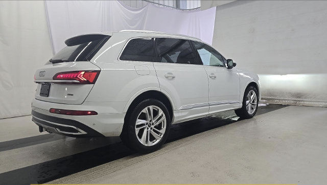 Used 2023 Audi Q7 3.0T Premium w/ Convenience Package AWD/4WD image 4