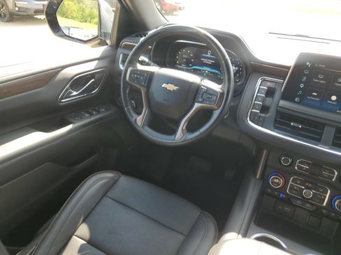 Used 2022 Chevrolet Tahoe High Country AWD/4WD image 17