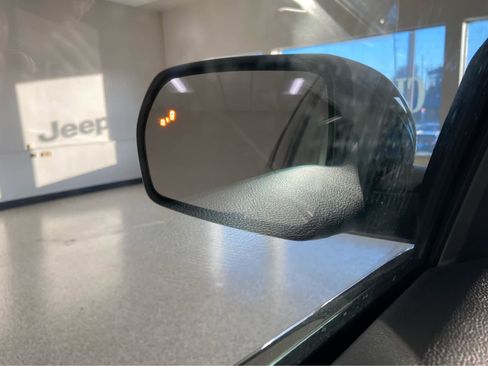 Used 2023 Ford Edge SEL w/ Convenience Package image 37