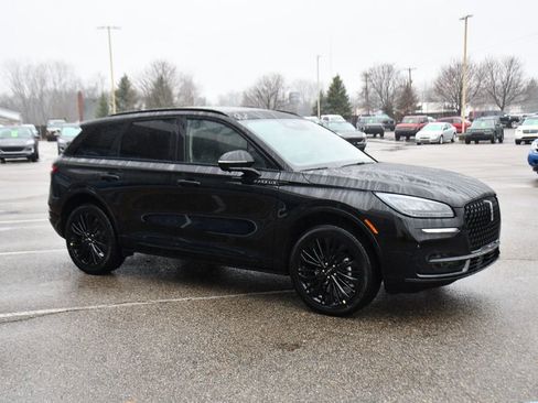 Used 2026 Lincoln Corsair Premiere image 8