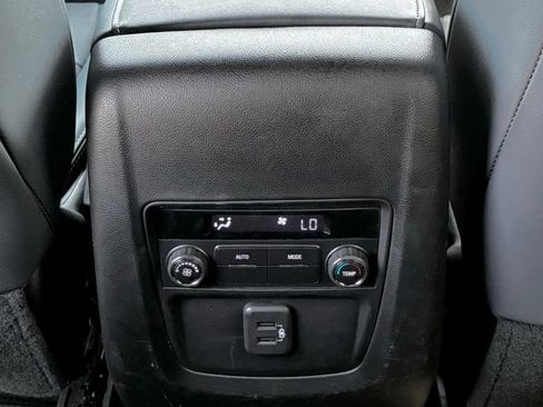 Used 2023 Buick Enclave Essence AWD/4WD image 31