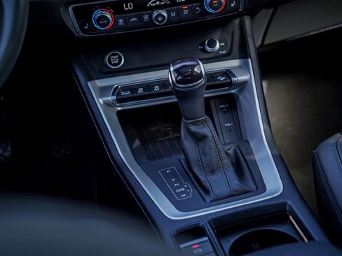 Certified 2025 Audi Q3 2.0T Premium w/ Convenience Package image 23