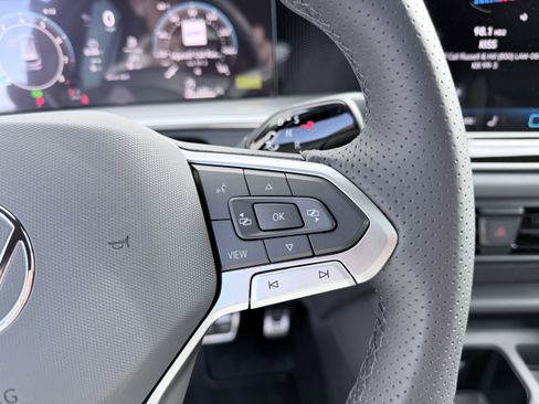 New 2026 Volkswagen Tiguan SE R-Line AWD/4WD image 18