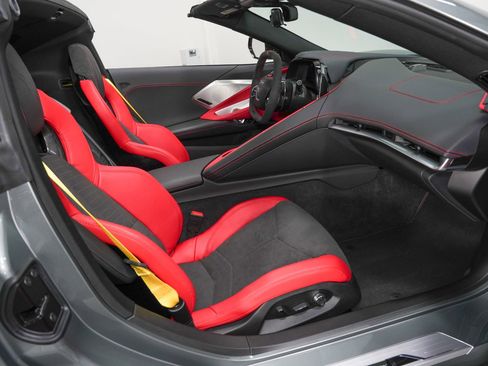 Used 2023 Chevrolet Corvette Stingray Preferred Cpe w/ 2LT RWD image 2