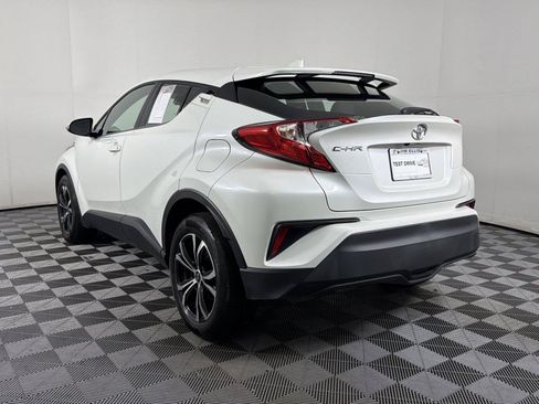 Used 2021 Toyota C-HR LE FWD image 2
