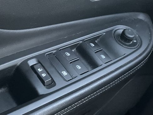 Used 2021 Buick Encore Preferred image 16