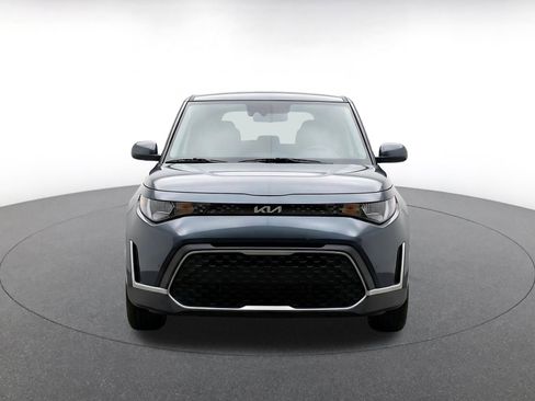 Used 2025 Kia Soul LX w/ LX Technology Package FWD image 2