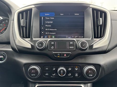 Used 2022 GMC Terrain SLT w/ Elevation Edition image 11