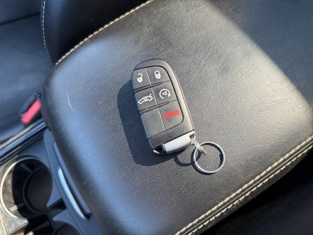 Used 2019 Chrysler 300 S w/ 300S Premium Group AWD/4WD image 32