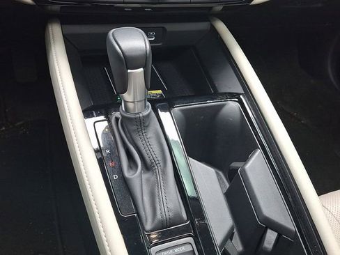 Used 2024 Honda Accord Touring image 11