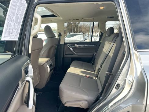 Used 2020 Lexus GX 460 Premium image 25