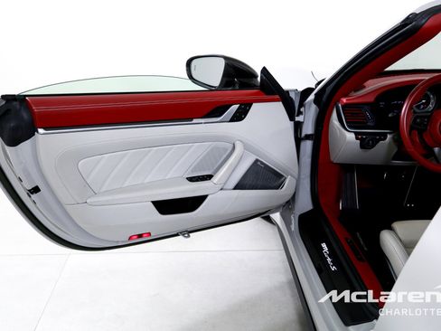 Used 2022 Porsche 911 Turbo S image 10