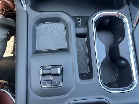 New 2025 GMC Sierra 2500 Denali Ultimate image 17