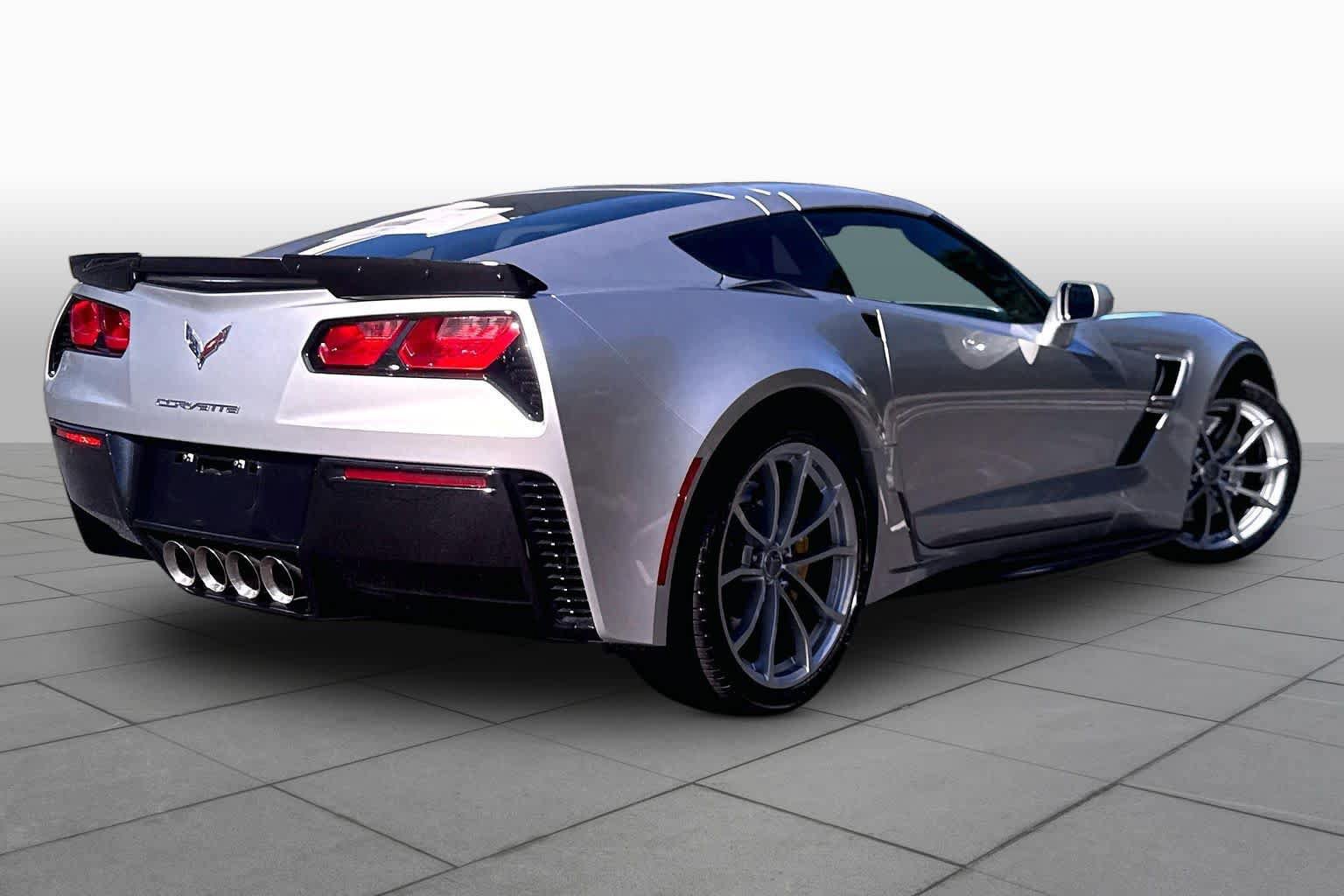 Used 2017 Chevrolet Corvette Grand Sport RWD image 12