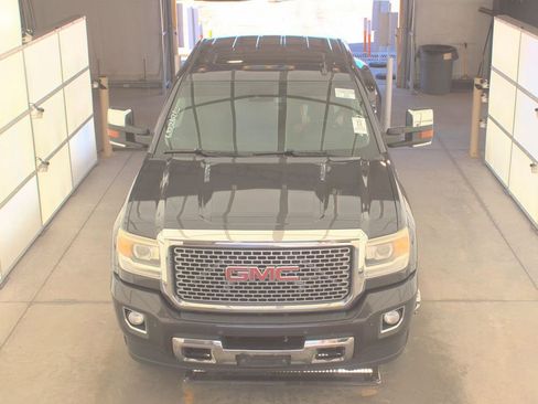 Used 2016 GMC Sierra 3500 Denali w/ Duramax Plus Package image 2
